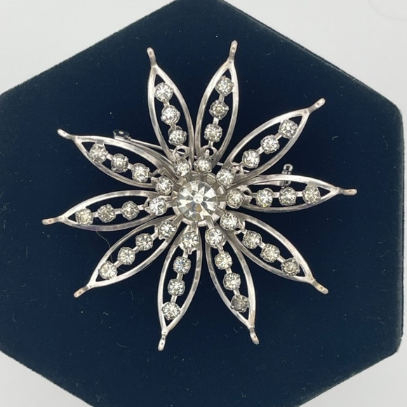 Vintage Starburst Rhinestone Brooch Silver Tone Clear Rhinestones - Picture 5 of 9